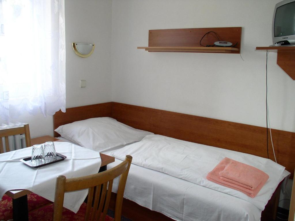 Lazensky Lecebny Dum Praha Hotel Luhacovice Room photo